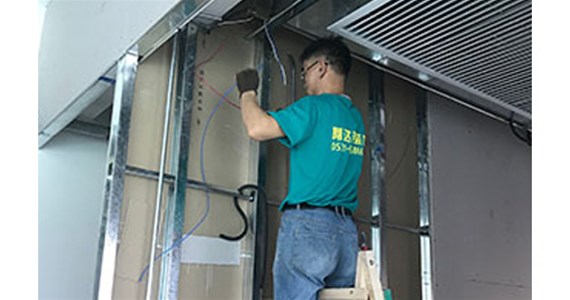 新工裝到了，受到裝修工人一致好評(píng)